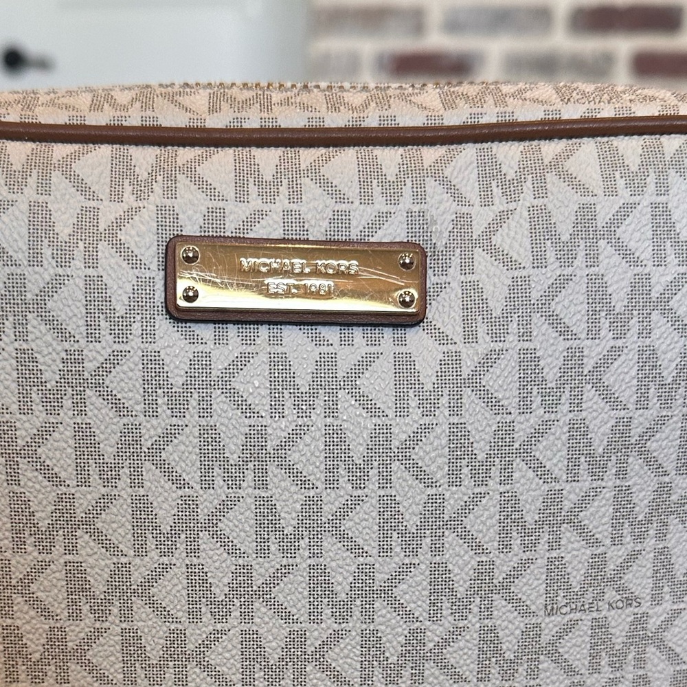 Michael Kors Cream and Tan Crossbody Bag - Picture 2 of 10